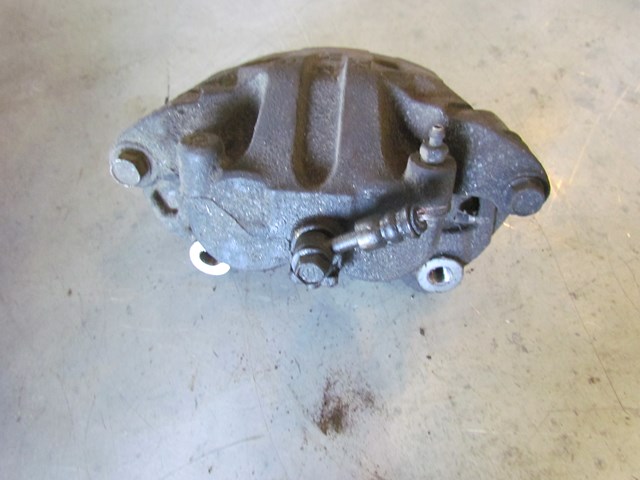 2009 Infiniti G37x Front RH Passenger Caliper