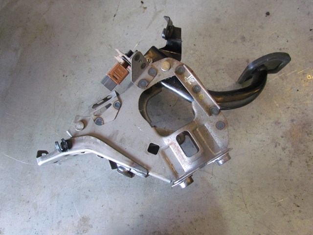 2009 Infiniti G37x Coupe Automatic Brake Pedal