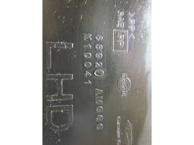 2004 Infiniti G35 Coupe RH Pass Lower Kick Panel 68920 AM600