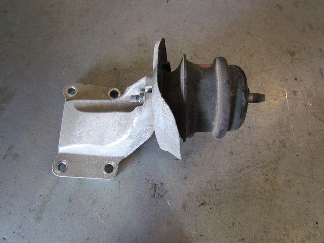 2004 Infiniti G35 Coupe RH Passenger Engine Mounts