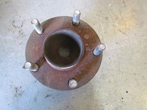 2004 Infiniti G35 Coupe Front RH Passenger Hub