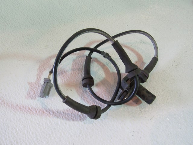 03 04 05 06 07 Infiniti G35 Coupe Front RH Passenger ABS Sensor