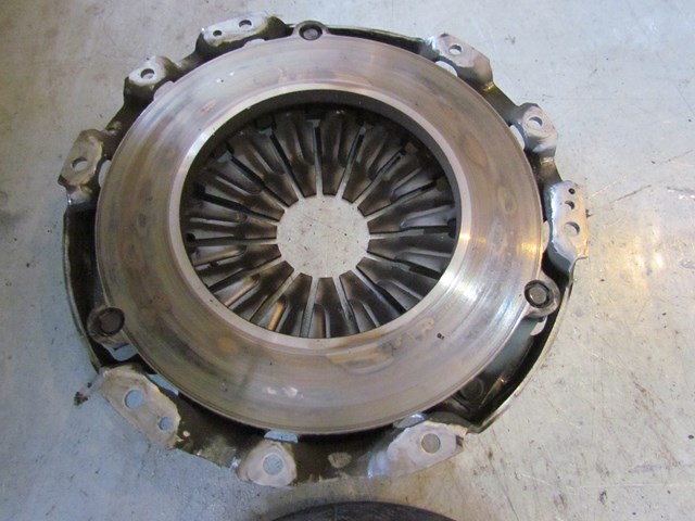 2004 Infiniti G35 Coupe Clutch Pressure Plate and Disc