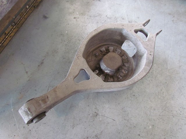 2004 Infiniti G35 Coupe RH Passenger Lower Control Spring Cup