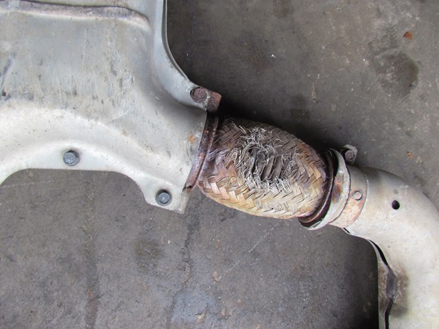 2004 Infiniti G35 Coupe Exhaust Y Pipe