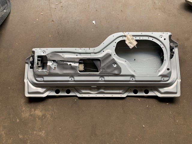 2005 Land Rover LR3 Lower Tail Gate Silver