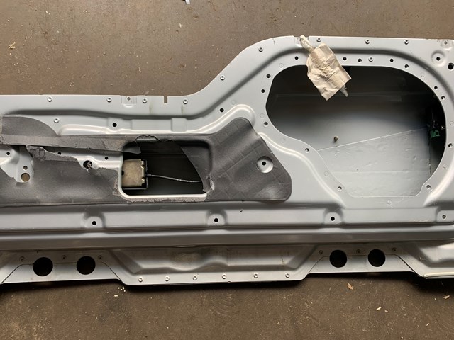 2005 Land Rover LR3 Lower Tail Gate Silver