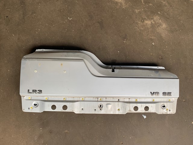 2005 Land Rover LR3 Lower Tail Gate Silver