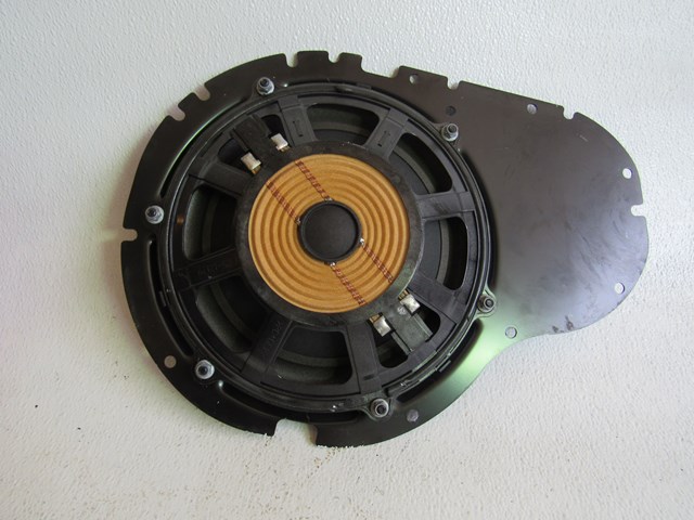 05 06 07 Land Rover LR3 Rear Gate Subwoofer Speaker