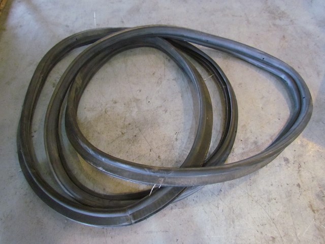 2005 Land Rover LR3 Hatch/Tail Gate Body Seal