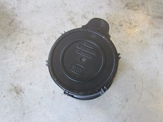 2005 Land Rover LR3 Center Console Cupholder Liner FWWW500042