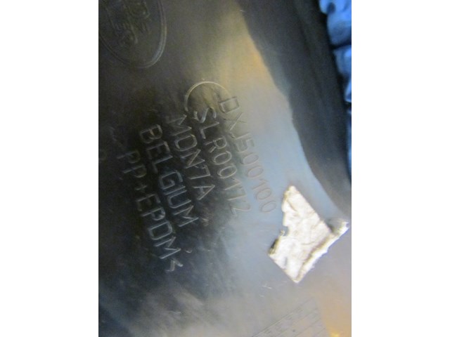 2005 LR3 Radiator Core Support Splash Shield DXJ500100