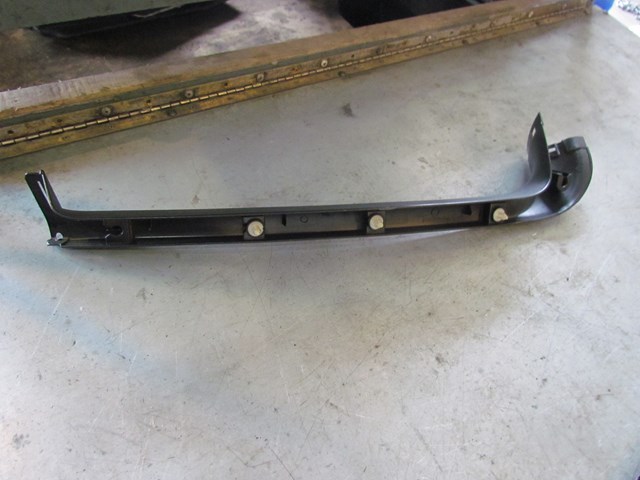 2005 Land Rover LR3 RH Upper Tail Gate Trim ERQ000062