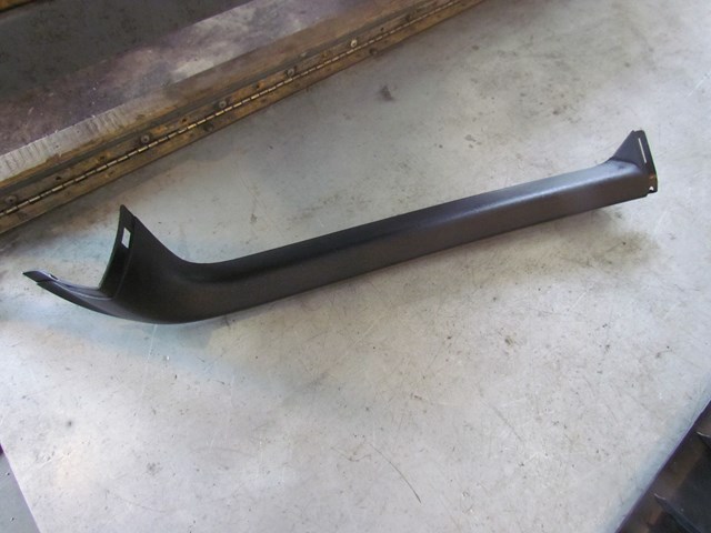 2005 Land Rover LR3 RH Upper Tail Gate Trim ERQ000062