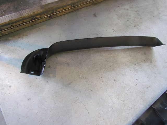 2005 Land Rover LR3 RH Upper Tail Gate Trim ERQ000062