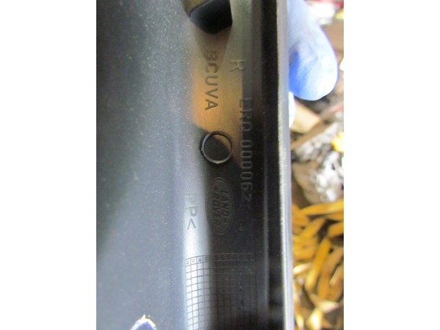 2005 Land Rover LR3 RH Upper Tail Gate Trim ERQ000062