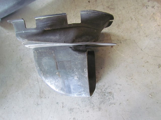 2005 Land Rover LR3 RH Passenger Air Intake Duct PHD000705