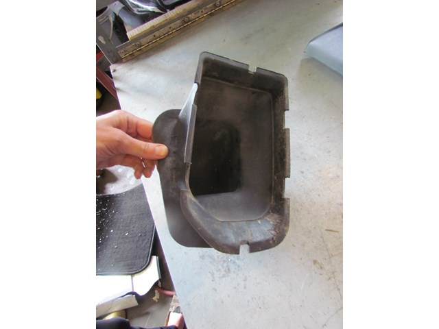 2005 Land Rover LR3 RH Passenger Air Intake Duct PHD000705