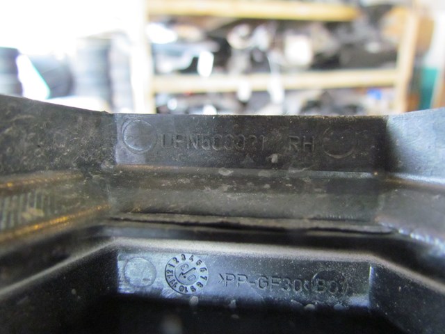 2005 Land Rover LR3 Front RH Pass Bumper Bracket DPN500021