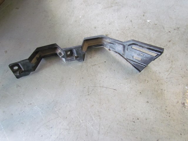 2005 Land Rover LR3 Front RH Pass Bumper Bracket DPN500021