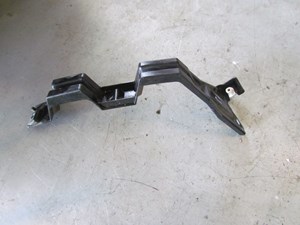 2005 Land Rover LR3 Front RH Pass Bumper Bracket DPN500021