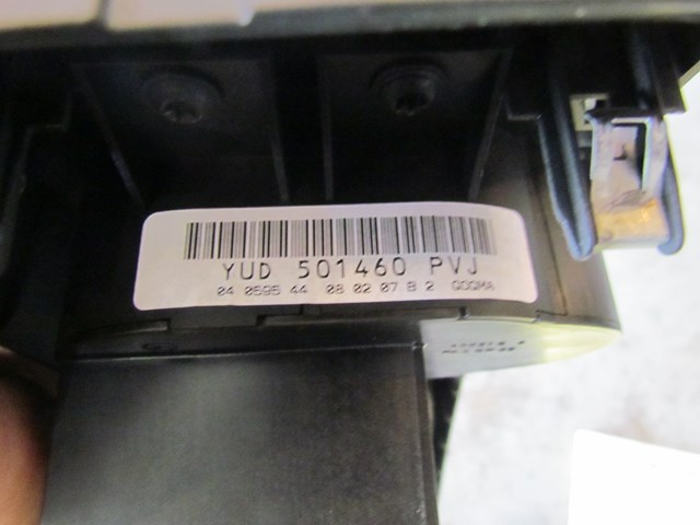 2005 Land Rover LR3 LH Driver Dash Vent w/Headlight Switch 