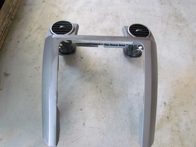 2005 Land Rover LR3 Center Dash Trim Panel w/Vents FAE500012