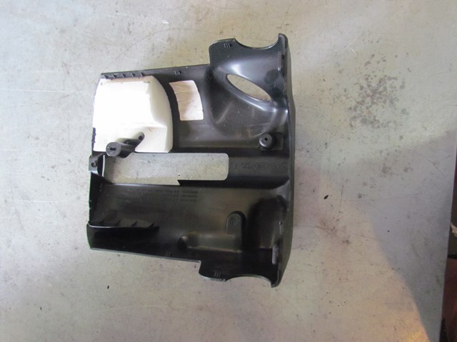 2005 Land Rover LR3 Under Steering Column Bezel Trim QRB500122