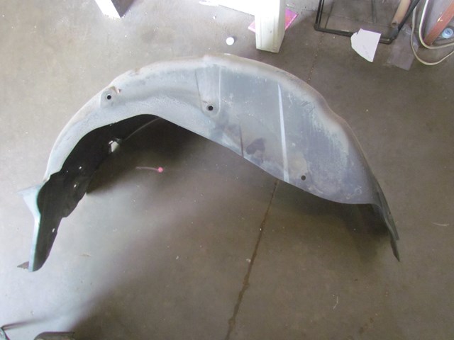 2005 Land Rover LR3 Rear LH Driver Fender Liner CLF500192