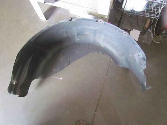 2005 Land Rover LR3 Rear LH Driver Fender Liner CLF500192