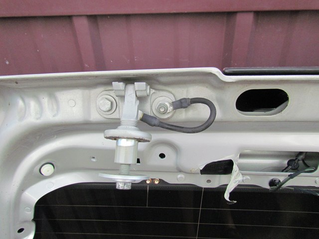 2005 Land Rover LR3 Hatch Upper Silver