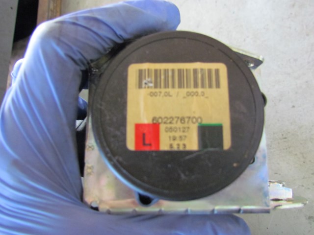 2005 Land Rover LR3 Front LH Driver Seat Belt