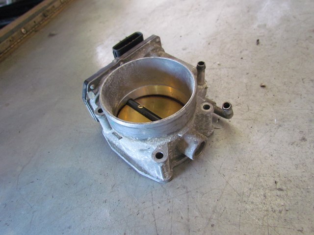 2005 Land Rover LR3 Throttle Body