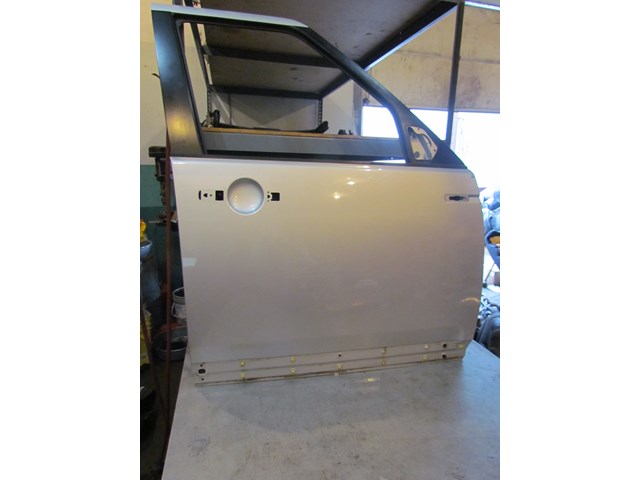 2005 Land Rover LR3 Front RH Passenger Door Shell-See Details