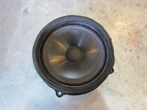 2005 Land Rover LR3 Rear LH Driver Door Speaker XQM500290