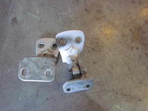 2005 Land Rover LR3 Rear LH Driver Door Hinges