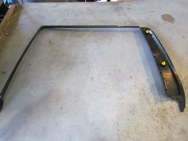 2005 Land Rover LR3 LH Driver Rear Interior Window Trim ELN000033