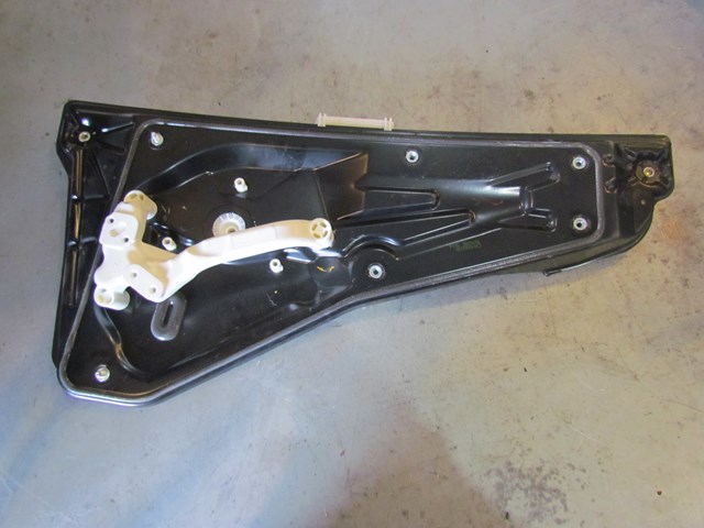 2005 Land Rover LR3 Rear LH Driver Window Regulator