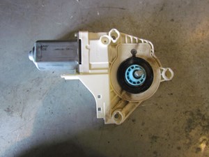 2005 Land Rover LR3 Rear RH Passenger Power Window Motor