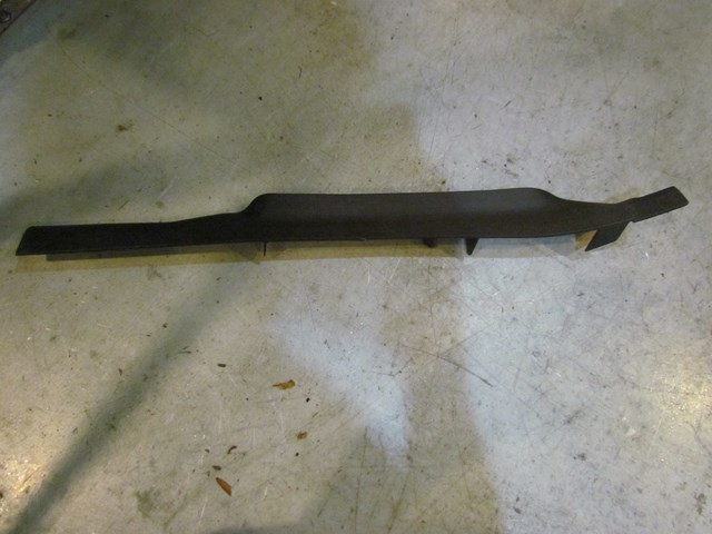 2005 Land Rover LR3 RH Pass Lower Trim B Pillar EMB500221