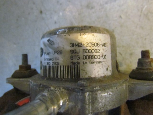 2005 Land Rover LR3 Vacuum Pump / Brake Booster Vacuum Pump OEM SQJ500082