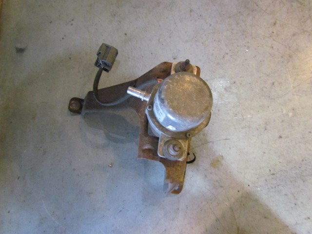 2005 Land Rover LR3 Vacuum Pump / Brake Booster Vacuum Pump OEM SQJ500082