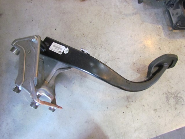 2005 Land Rover LR3 Brake Pedal SKB500031