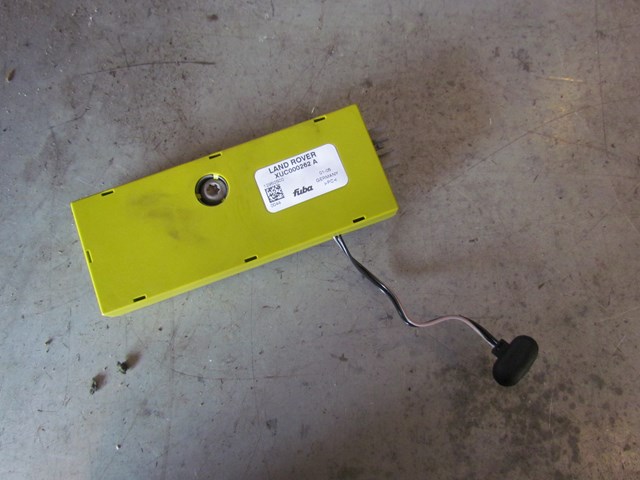 2005 Land Rover LR3 Antenna Amplifier XUC000262A