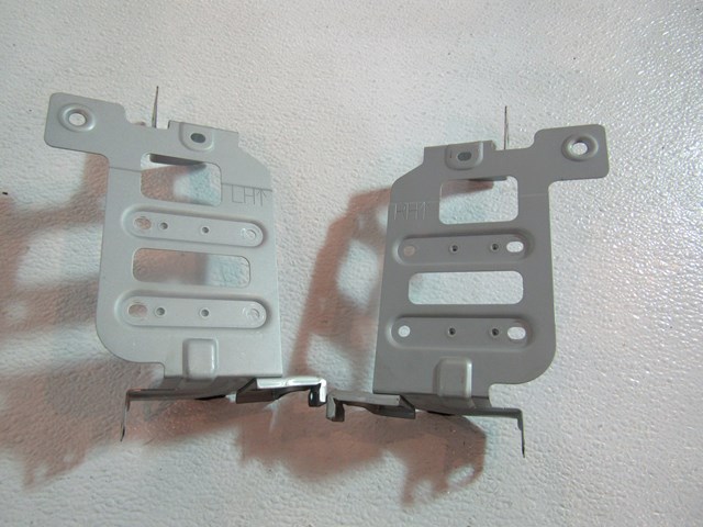 2011 Infiniti G25x Radio Bracket Set