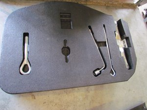 2011 Infiniti G25x Jack & Tools w/Foam Spacer