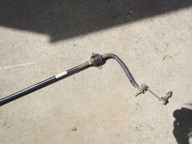 2005 Land Rover LR3 Rear Sway Bar w/Links & Mounts 