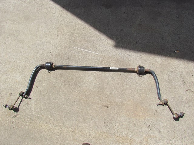 2005 Land Rover LR3 Rear Sway Bar w/Links & Mounts 