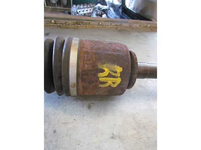 2005 Land Rover LR3 Rear RH Passenger Axle