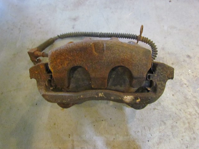 2005 Land Rover LR3 Front RH Passenger Caliper